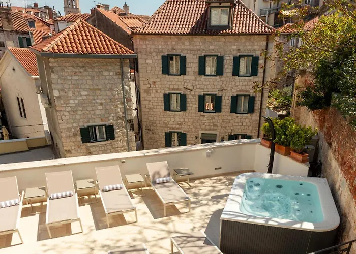 Marmont Heritage Hotel (Adults Only)